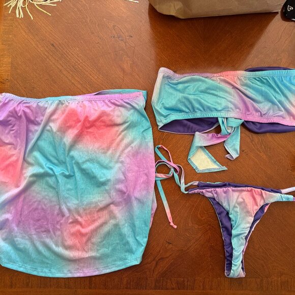 3 Piece Womens String Bikini Swimsuit with Sorong Size L Excellent Condition - Picture 4 of 4